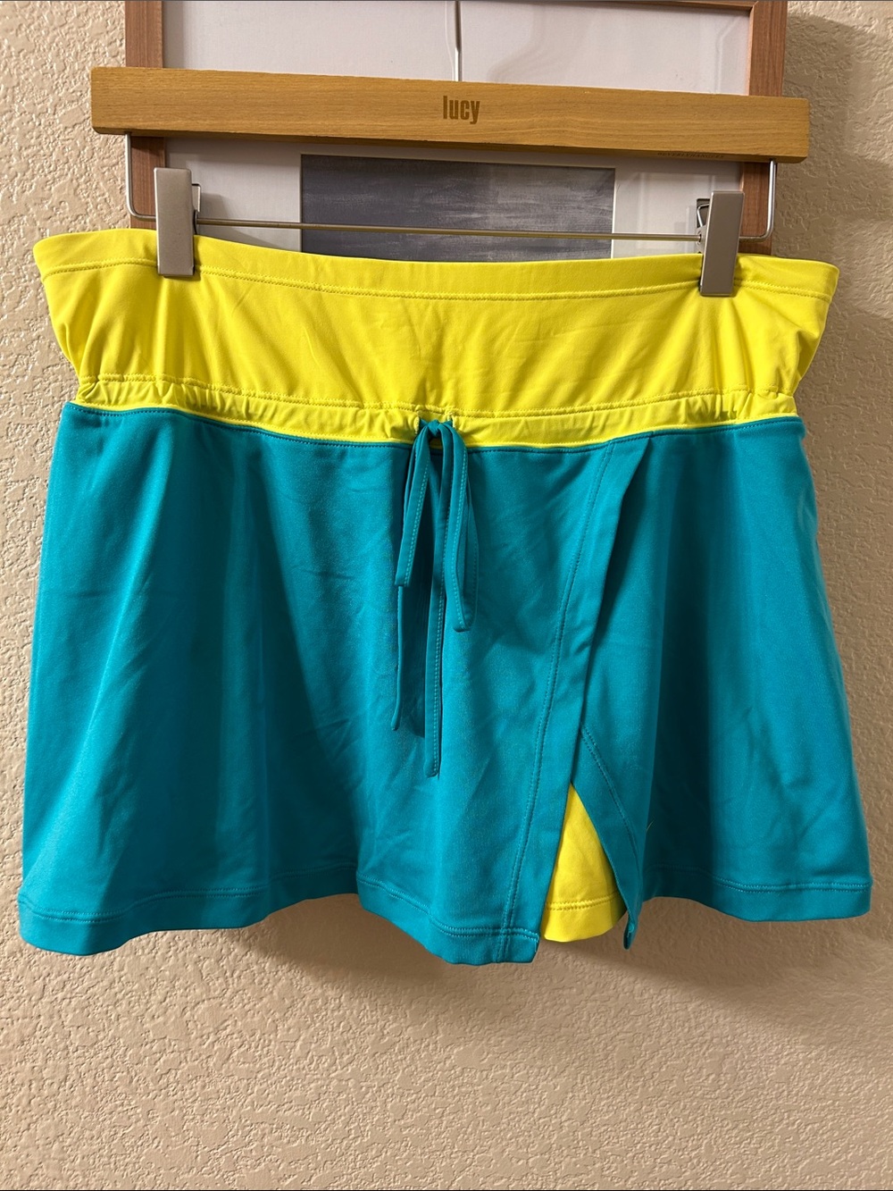 Nike Dri-Fit Two-Tone Athletic Skort - Yellow & Teal Size M(8-10)